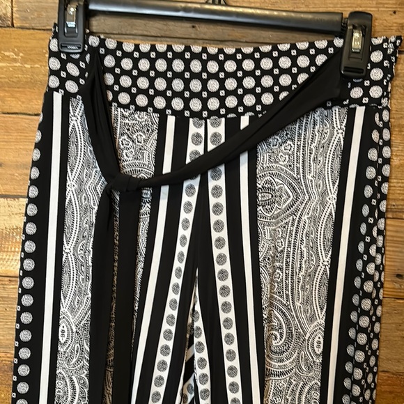 Black and White Paisley Women's Pants with Sash Tie - Picture 3 of 10